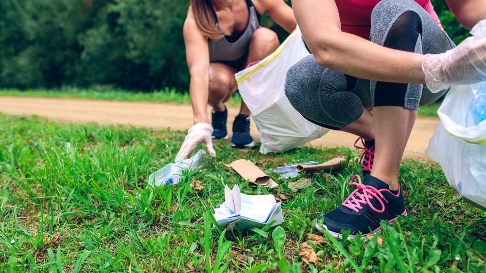 Plogging Tips From an Expert: How to Get the Most out of Your Workout (The Manual)