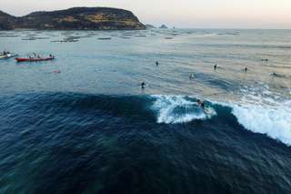 9 Best Lombok Surf Spots and The Ultimate Guide on the Neighborhood, Traveloka Team