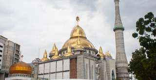 Keindahan dan Sejarah Masjid Agung Medan, Ikon Religius yang Wajib Dikunjungi, Xperience Team